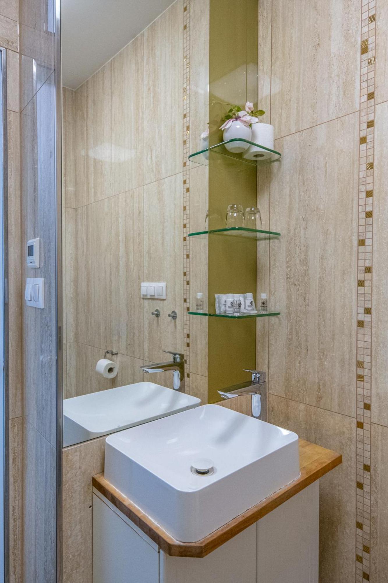 Andrassy Thai Hotel Budapest Bagian luar foto