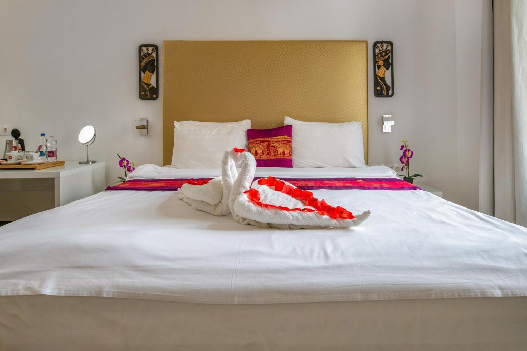 Andrassy Thai Hotel Budapest Bagian luar foto