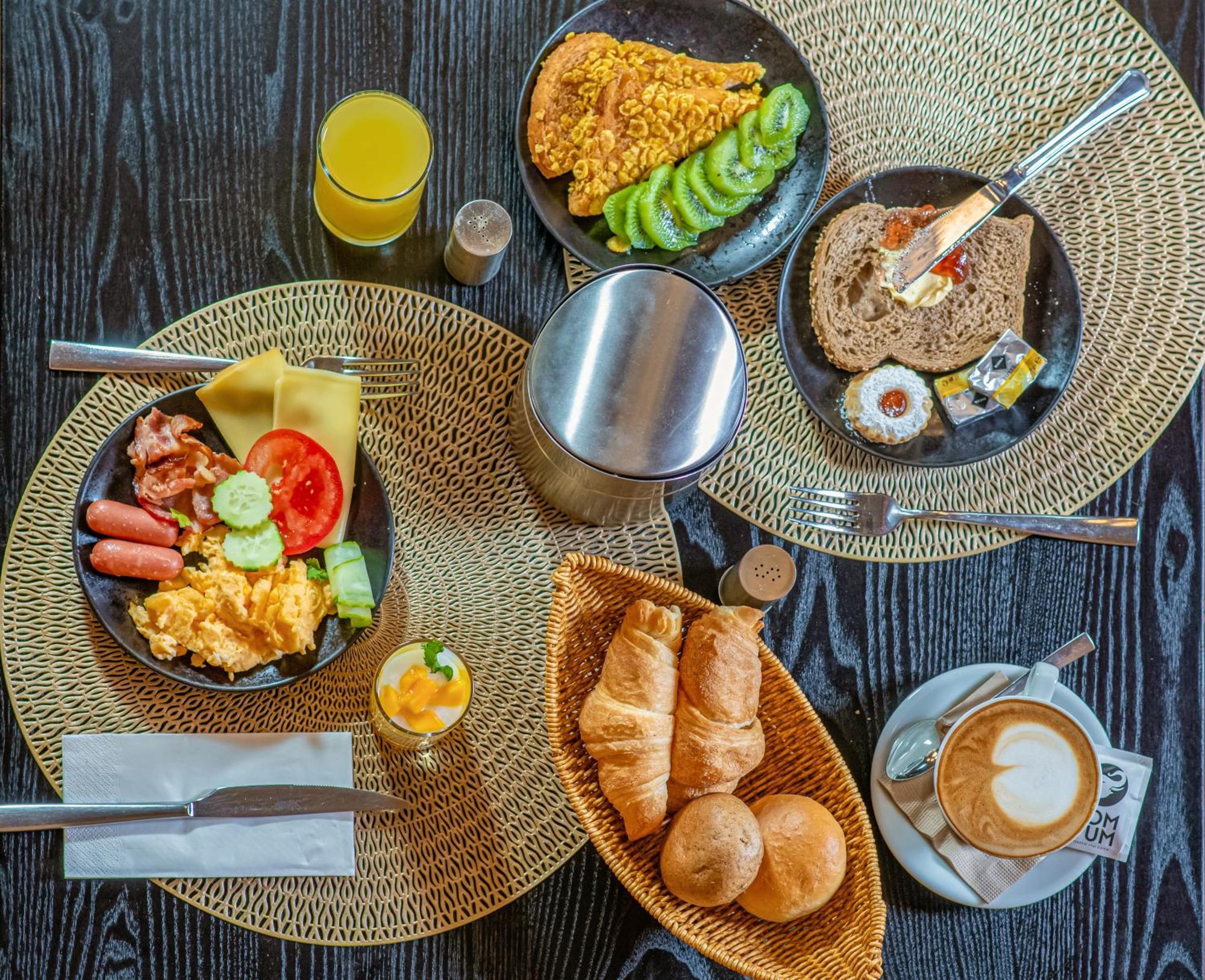 Andrassy Thai Hotel Budapest Bagian luar foto